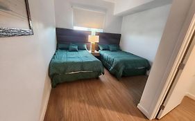 Santa Monica!! Promenade condos spacious free parking&sleeps 7
